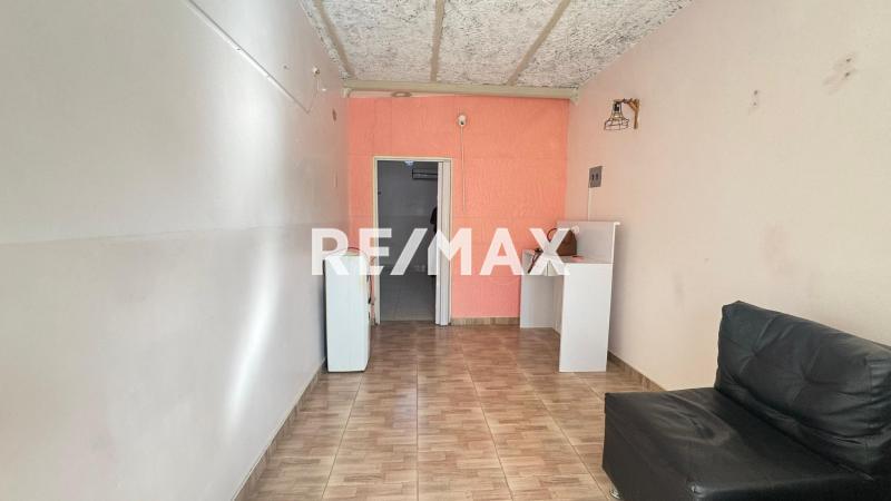 En Venta Local Comercial Calle Bachiller Peña, Urb. Puerta Maraven. Punto Fijo