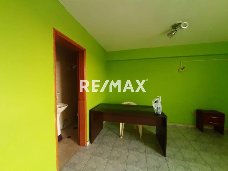 En Alquiler Edificio Calle Arismendi, Punto Fijo, Municipio Carirubana del Estado Falcon.