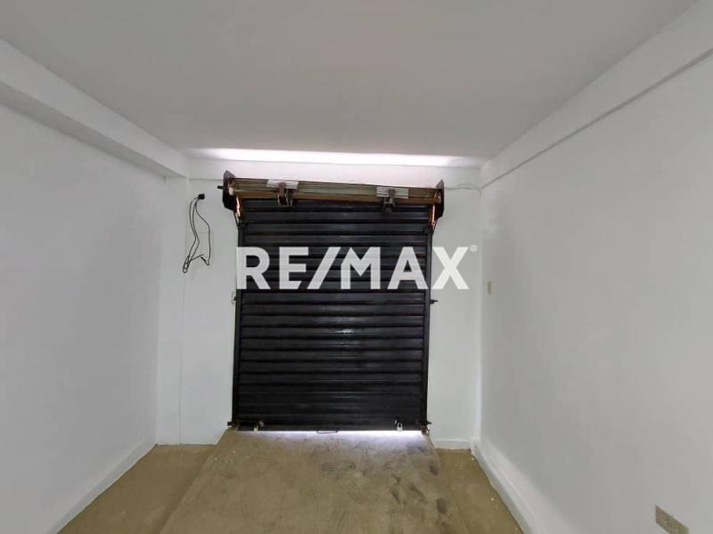 En Venta Local Comercial Urbanización Zarabon.