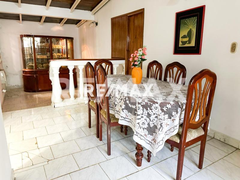 En Venta Casa o TownHouse PUERTA MARAVEN CALLE CURIMAGUA