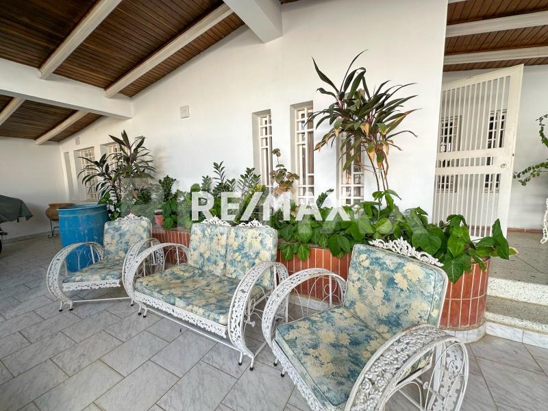 En Alquiler Casa o TownHouse PUERTA MARAVEN CALLE CURIMAGUA