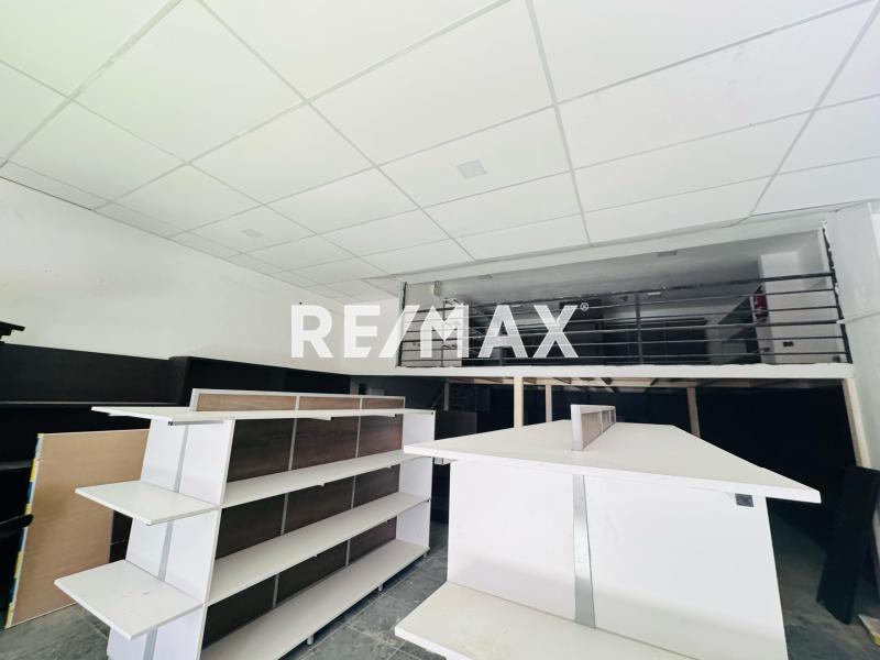 En Alquiler Local Comercial Avenida Bolivar, Centro, Punto Fijo, Falcón, 4102, VEN