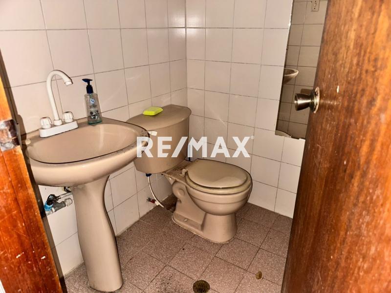 En Alquiler Local Comercial Avenida Bolivar, Centro, Punto Fijo, Falcón, 4102, VEN