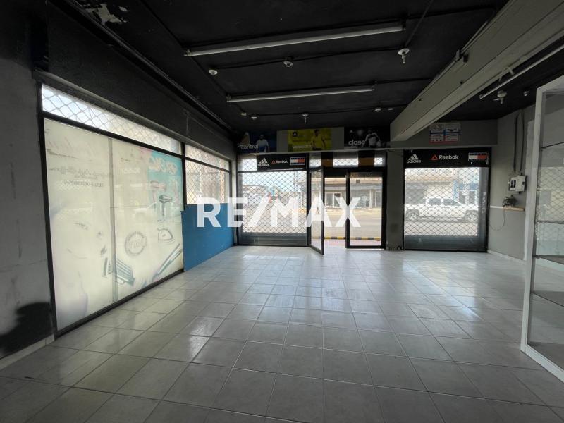 En Alquiler Local Comercial Avenida Bolivar, Centro, Punto Fijo, Falcón, 4102, VEN
