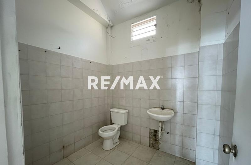 En Alquiler Local Comercial Avenida Bolivar, Centro, Punto Fijo, Falcón, 4102, VEN