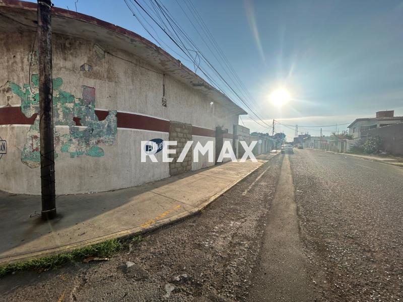 En Alquiler Local Comercial Calle Monagas, Centro, Punto Fijo, Falcón, 4102, VEN