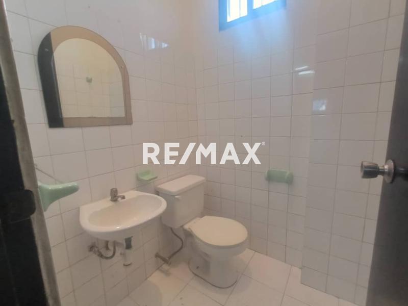 En Alquiler Local Comercial Avenida Pumarrosa, Caja de Agua, Punto Fijo, Falcón, 4102, VEN