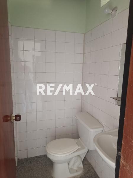 En Alquiler Local Comercial Avenida Pumarrosa, Caja de Agua, Punto Fijo, Falcón, 4102, VEN