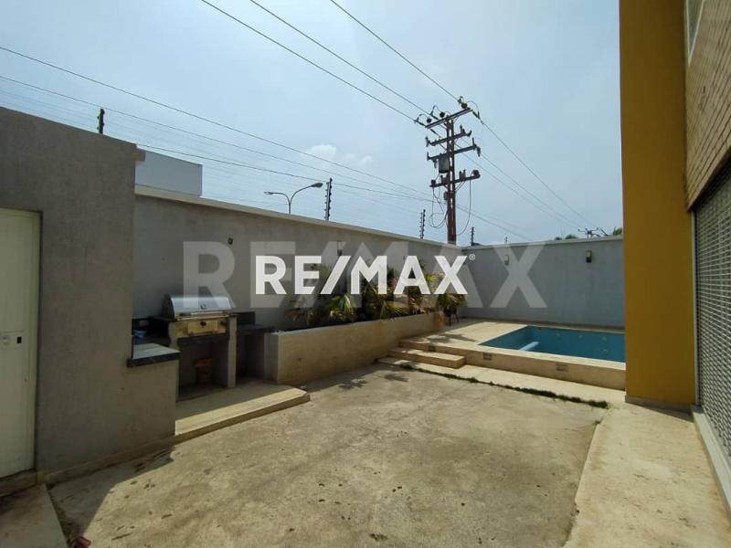 En Alquiler Casa o TownHouse Urb. Villas Paraiso,  Punto Fijo Estado Falcon