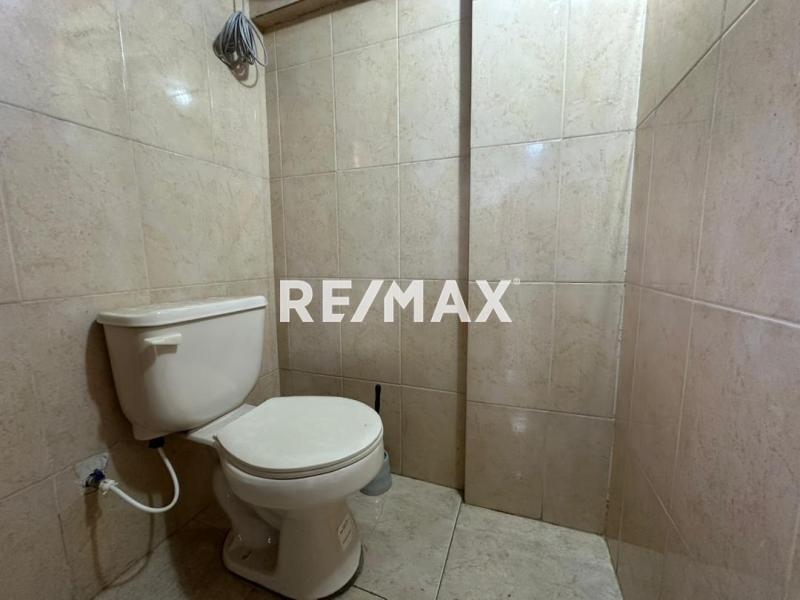 En Venta Local Comercial Avenida Ollarvides, Puerta Maraven, Cardón, Falcón, 4167, VEN