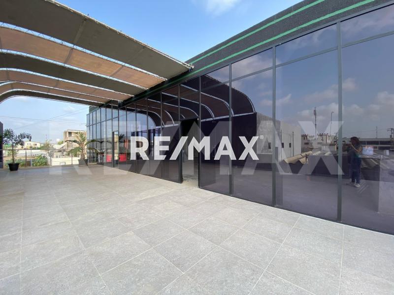 En Venta Local Comercial Avenida Ollarvides, Puerta Maraven, Cardón, Falcón, 4167, VEN
