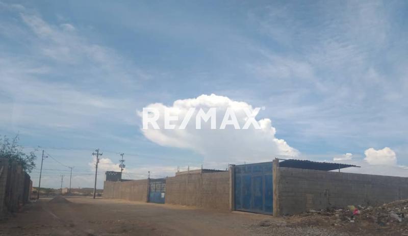 En Venta Local Industrial y Galpón Urb. Brisamar, Cardón, Falcón, 4154, VEN