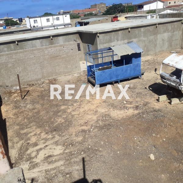 En Venta Local Industrial y Galpón Urb. Brisamar, Cardón, Falcón, 4154, VEN