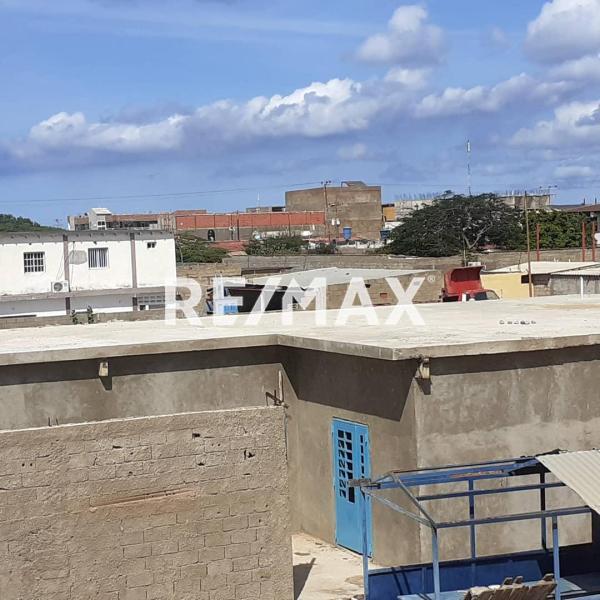 En Venta Local Industrial y Galpón Urb. Brisamar, Cardón, Falcón, 4154, VEN