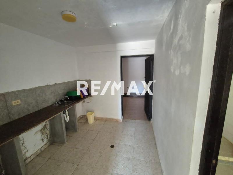 En Alquiler Local Industrial y Galpón Avenida Intercomunal de Punta Cardón, Urb. Brisamar, Cardón, Falcón, 4154, VEN