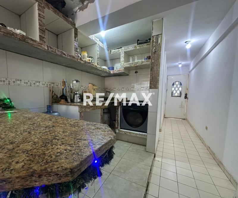 En Venta Apartamento Avenida Girardot, Centro, Punto Fijo, Falcón, 4102, VEN