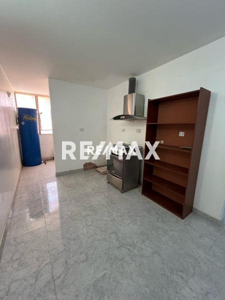 En Venta Apartamento Avenida Girardot, Centro, Punto Fijo, Falcón, 4102, VEN