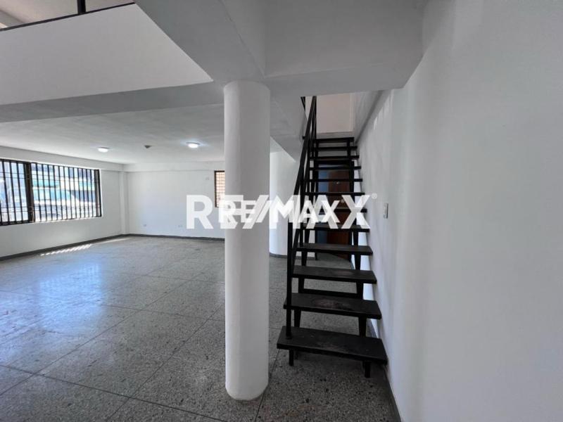 En Alquiler Local Comercial Av. Jacinto Lara