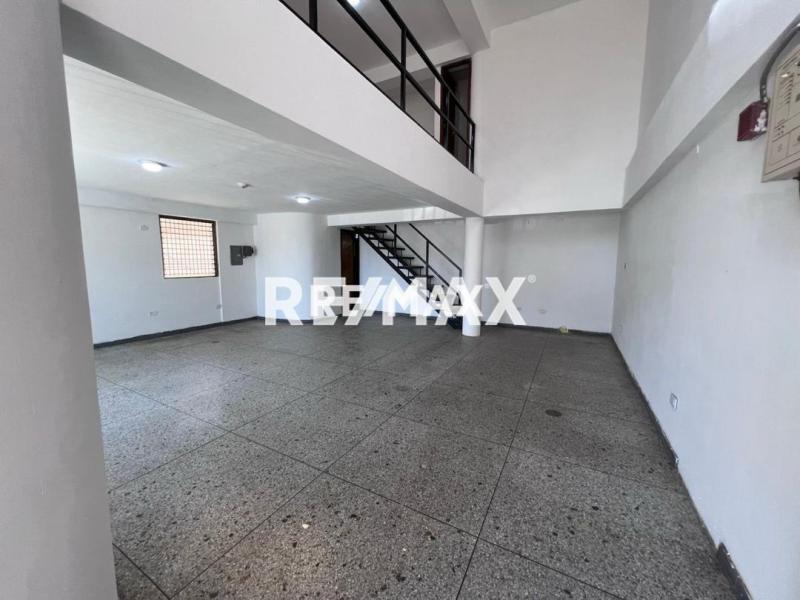 En Alquiler Local Comercial Av. Jacinto Lara