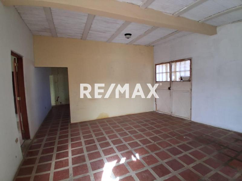 En Venta Local Industrial y Galpón Sector Ezequiel Zamora, Punto Fijo, Carirubana, Falcón, 4102, VEN