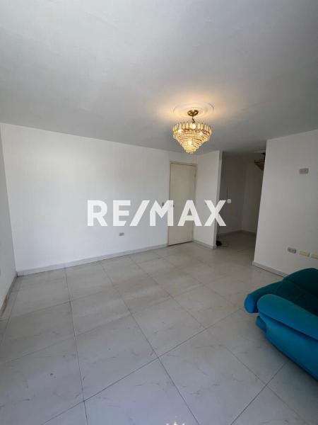 En Venta Casa o TownHouse Avenida 11, Puerta Maraven, Cardón, Falcón, 4154, VEN