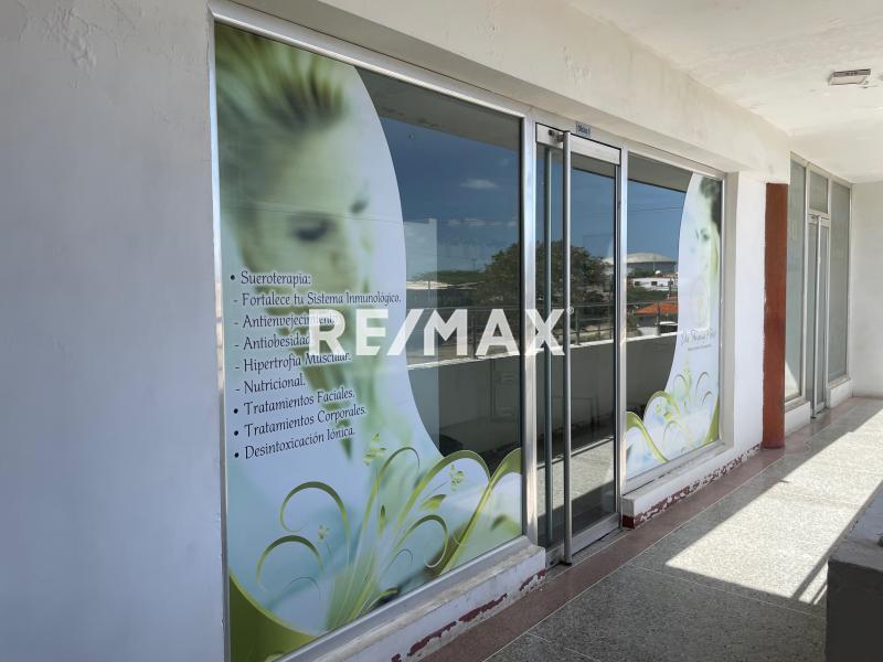 En Alquiler Local Comercial Cc Galerías paraguana, Puerta maraven