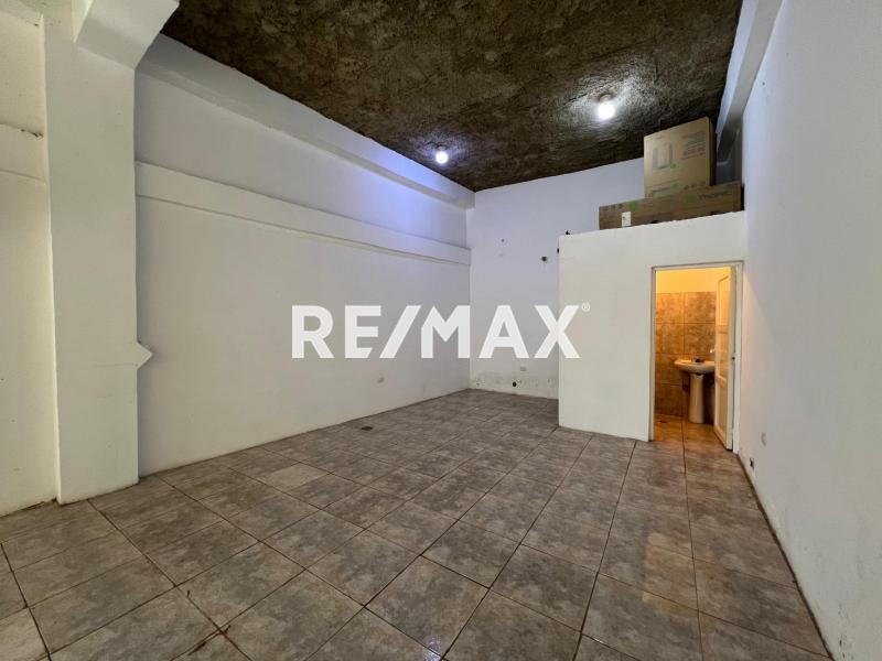 En Alquiler Local Comercial Cc Galerías paraguana, Puerta maraven