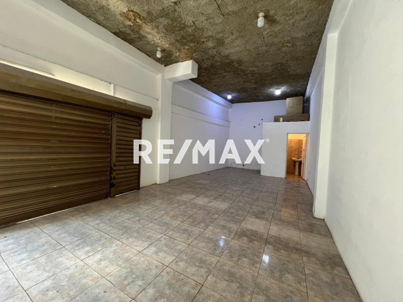 En Alquiler Local Comercial Cc Galerías paraguana, Puerta maraven