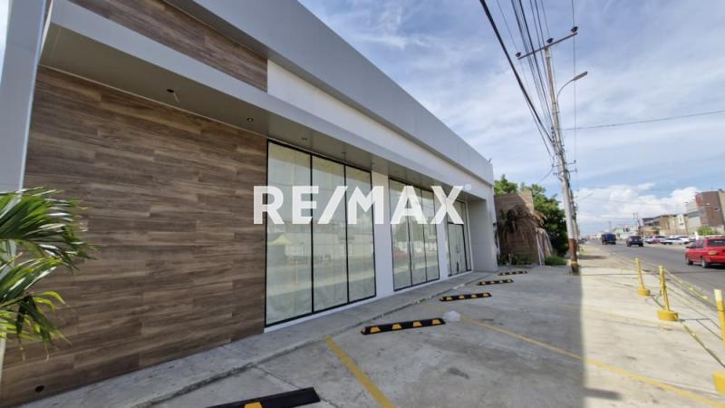 En Alquiler Local Comercial Avenida Ollarvides, Puerta Maraven, Cardón, Falcón, 4154, VEN