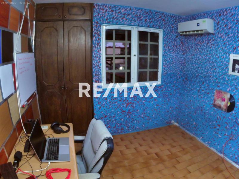 En Venta Casa o TownHouse Urb Santa Irene, Punto fijo