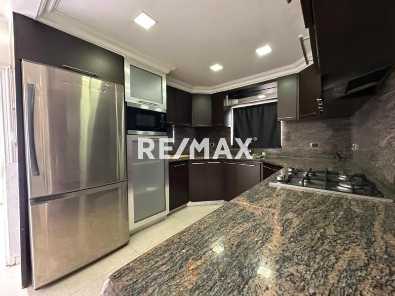 En Alquiler Casa o TownHouse Urbanización Casacoima.