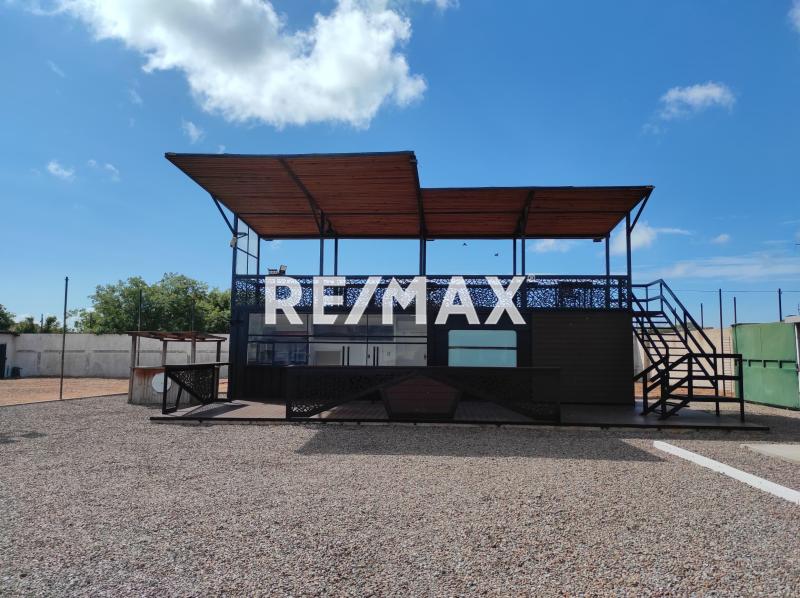 En Alquiler Local Industrial y Galpón Sector Ezequiel Zamora, Punto Fijo, Carirubana, Falcón, 4102, VEN