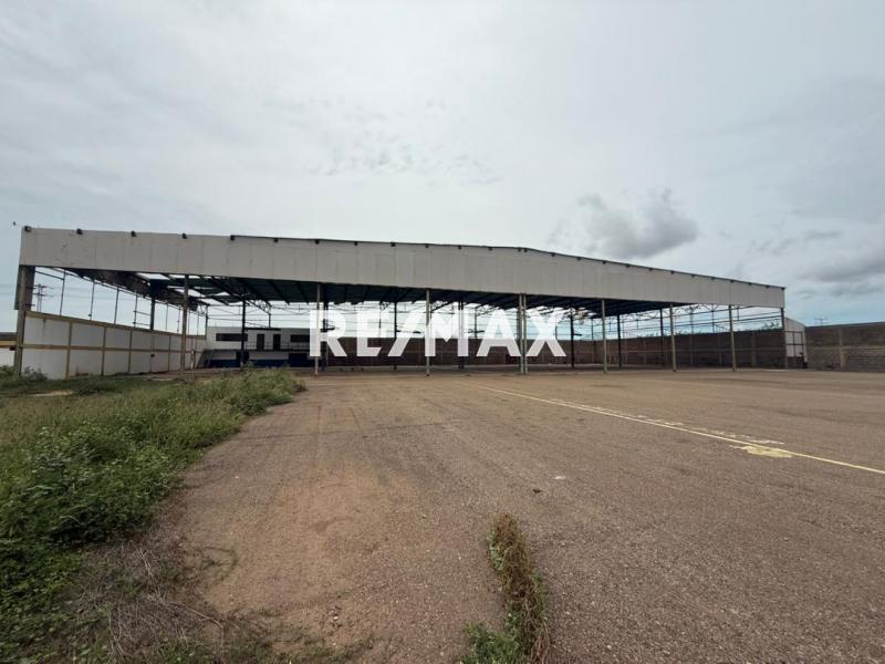 En Alquiler Local Industrial y Galpón Sector Ezequiel Zamora, Punto Fijo, Carirubana, Falcón, 4102, VEN