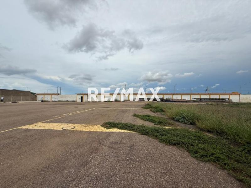 En Alquiler Local Industrial y Galpón Sector Ezequiel Zamora, Punto Fijo, Carirubana, Falcón, 4102, VEN