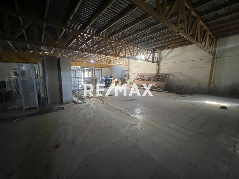 En Venta Local Industrial y Galpón CALLE ECUADOR , ENTRE LA CALLE ZAMORA Y CALLE GARCES PUNTO FIJO