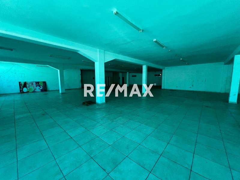 En Venta Local Industrial y Galpón CALLE ECUADOR , ENTRE LA CALLE ZAMORA Y CALLE GARCES PUNTO FIJO