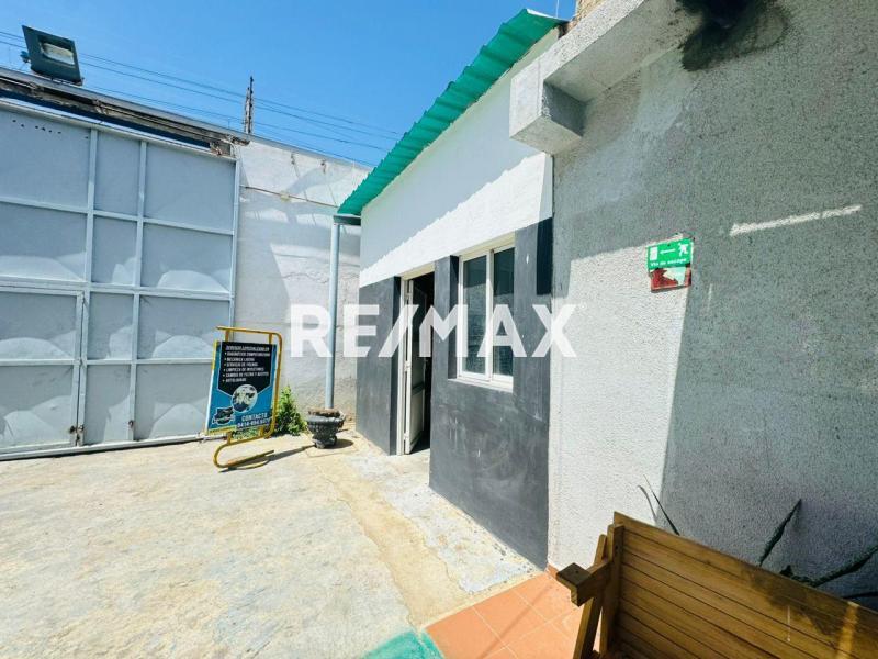 En Alquiler Local Industrial y Galpón Sector Cujicana, Punto Fijo, Estado Falcon, VEN.