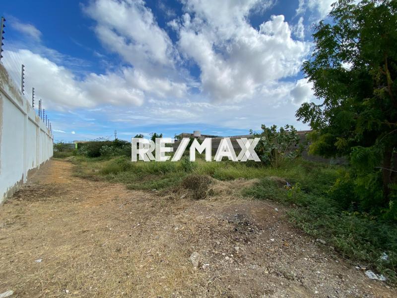 En Venta Terreno y Parcela Avenido Jacinto Lara, Centro, Punto Fijo, Falcón, 4102, VEN