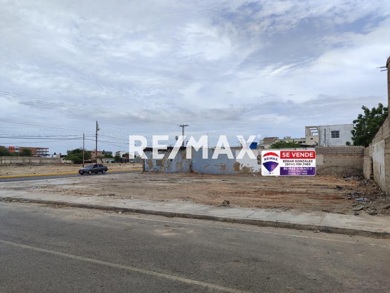 En Venta Terreno y Parcela Avenido Jacinto Lara, Centro, Punto Fijo, Falcón, 4102, VEN