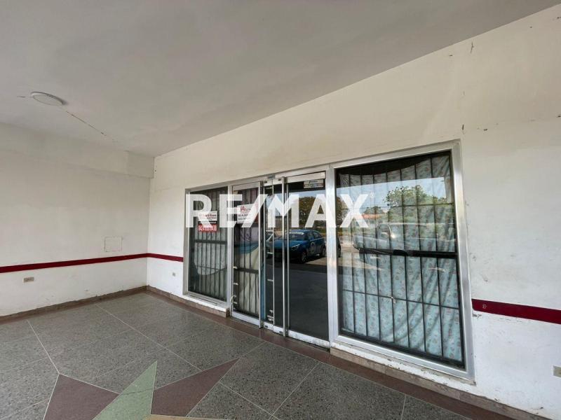 En Alquiler Local Comercial Avenida Ollarvides, Punta Cardón, Punto Fijo, Carirubana, Falcón, VEN