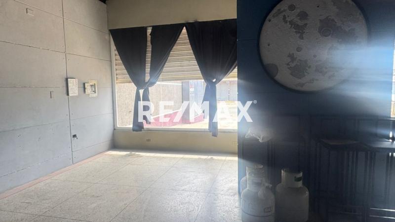 En Alquiler Local Comercial Avenida Ollarvides, Punta Cardón, Punto Fijo, Carirubana, Falcón, VEN