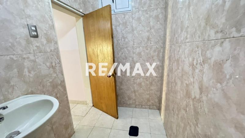 En Venta Local Comercial Calle Bachiller Peña, Urb. Puerta Maraven. Punto Fijo