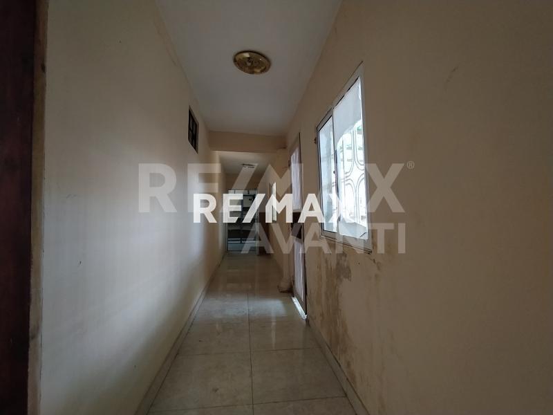 En Venta Local Comercial Av. General Riera Puerta Maraven