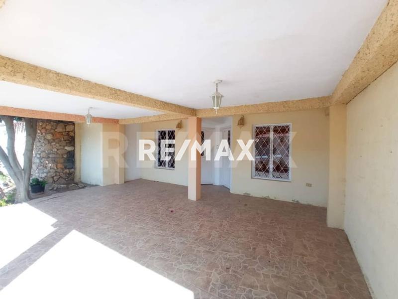 En Alquiler Casa o TownHouse Av. Principal de Bella Vista, Punto Fijo Estado Falcon