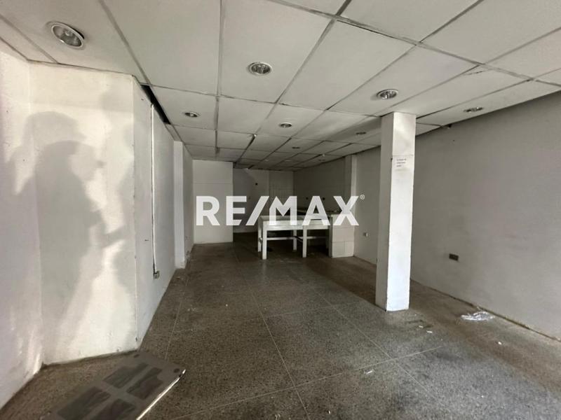 En Venta Local Comercial Calle Colombia, Centro, Punto Fijo, Falcón, 4102, VEN