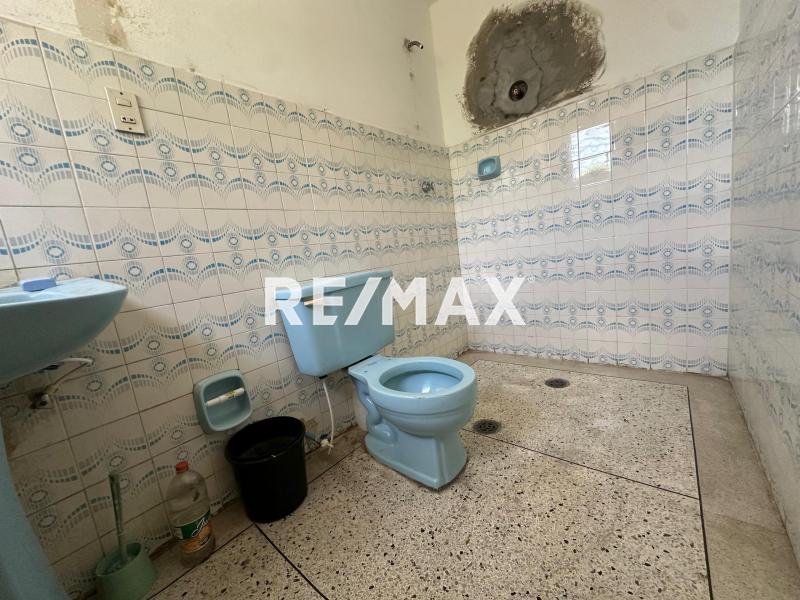 En Venta Local Comercial Calle Colombia, Centro, Punto Fijo, Falcón, 4102, VEN