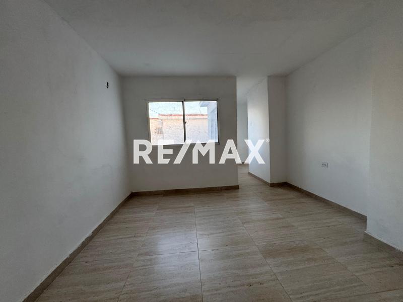 En Venta Casa o TownHouse Avenida Ollarvides, Puerta Maraven, Cardón, Falcón, 4167, VEN