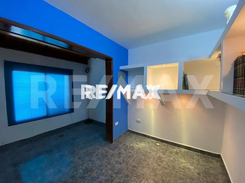 En Venta Casa o TownHouse Avenida Ollarvides, Puerta Maraven, Cardón, Falcón, 4167, VEN