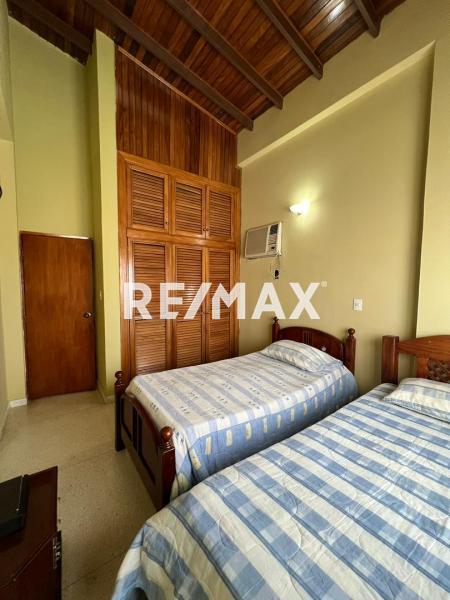 En Venta Casa o TownHouse SECTOR BRISAMAR PUERTA MARAVEN