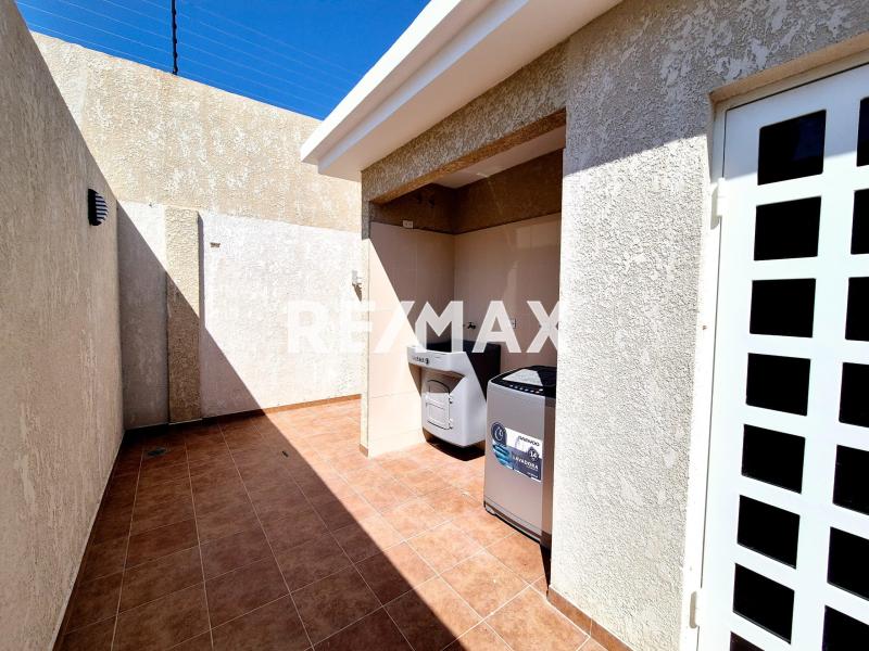 En Venta Casa o TownHouse SECTOR BRISAMAR PUERTA MARAVEN
